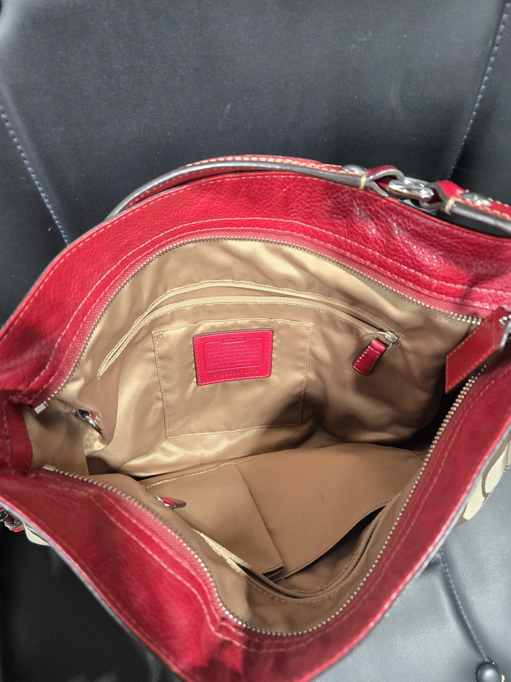 Coach Beige Signature Canvas Shoulder Bag with Red Trim - Picture 3 of 5